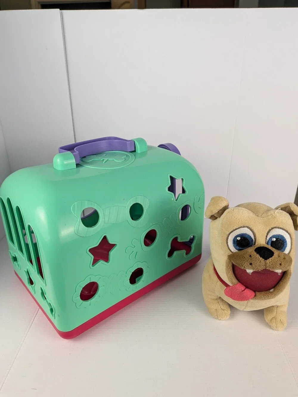Puppy Dog Pals Groom and Go Pet Carrier featuring Rolly by Disney Just Play